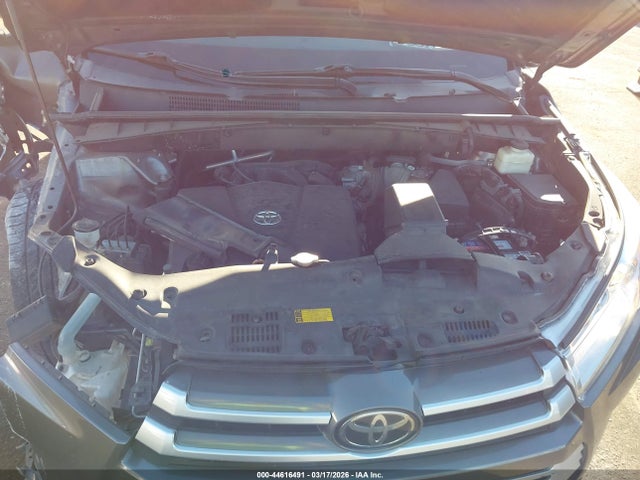 Toyota Highlander Xle 2018 5TDKZRFH9JS274747 Image 10