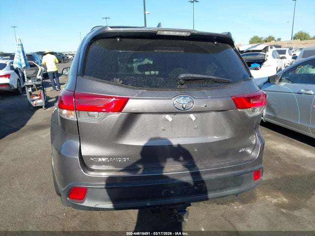 Toyota Highlander Xle 2018 5TDKZRFH9JS274747 Image 16