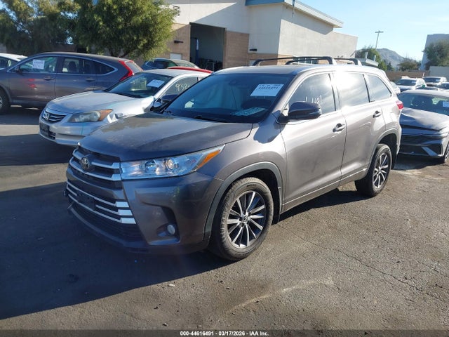 Toyota Highlander Xle 2018 5TDKZRFH9JS274747 Image 2