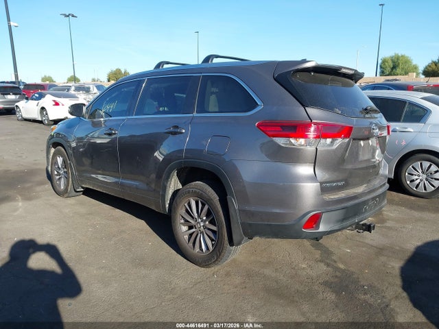 Toyota Highlander Xle 2018 5TDKZRFH9JS274747 Image 3