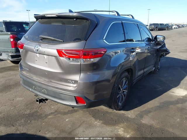 Toyota Highlander Xle 2018 5TDKZRFH9JS274747 Image 4