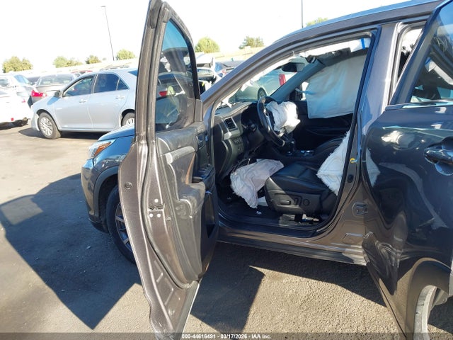 Toyota Highlander Xle 2018 5TDKZRFH9JS274747 Image 5