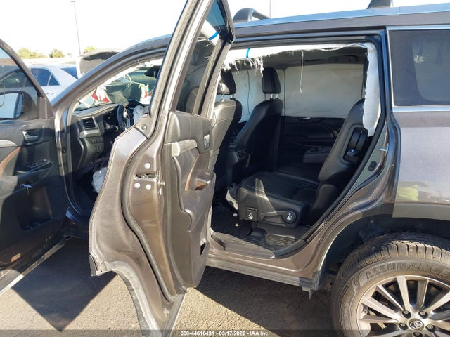 Toyota Highlander Xle 2018 5TDKZRFH9JS274747 Image 8