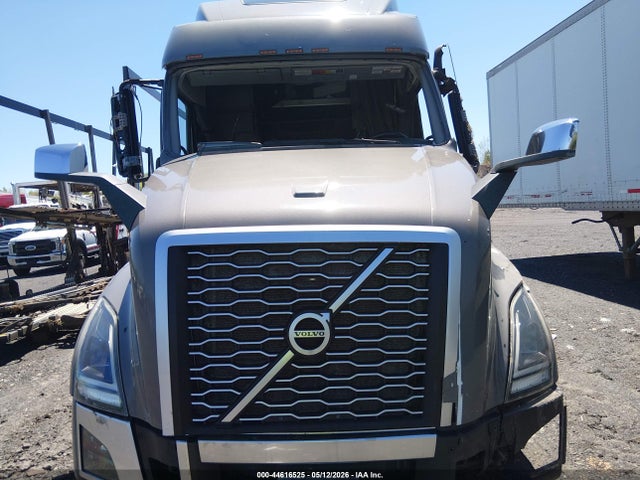44616525 :رقم المزاد ، 4V4NC9EH1NN289856 vin ، 2022 Volvo Vnl مزاد بيع
