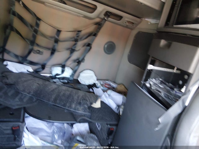 Продажа на аукционе авто 2022 Volvo Vnl, vin: 4V4NC9EH1NN289856, номер лота: 44616525
