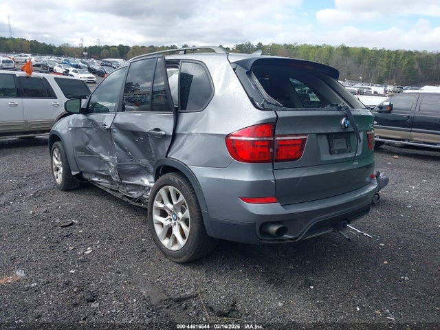 2011 BMW X5 5UXZV4C57BL409412 Photo 2
