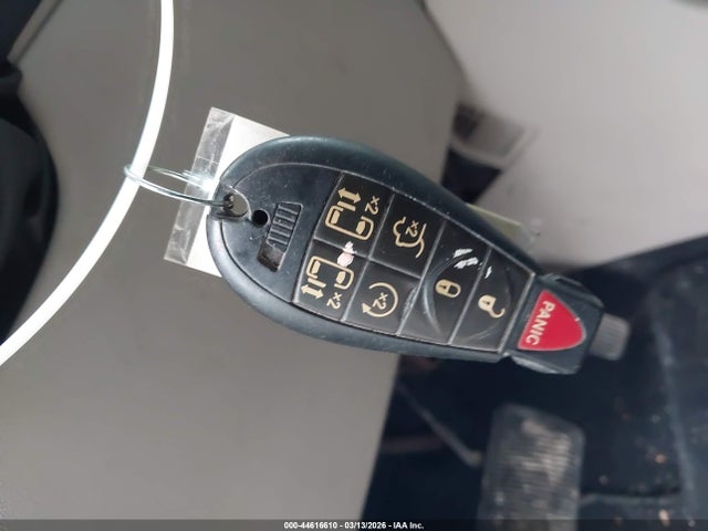 44616610 :رقم المزاد ، 2A4RR6DG2BR659420 vin ، 2011 Chrysler Town & Country Limited مزاد بيع