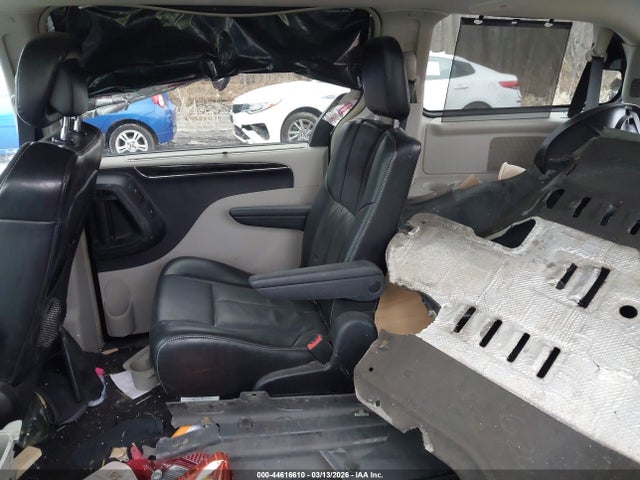 44616610 :رقم المزاد ، 2A4RR6DG2BR659420 vin ، 2011 Chrysler Town & Country Limited مزاد بيع