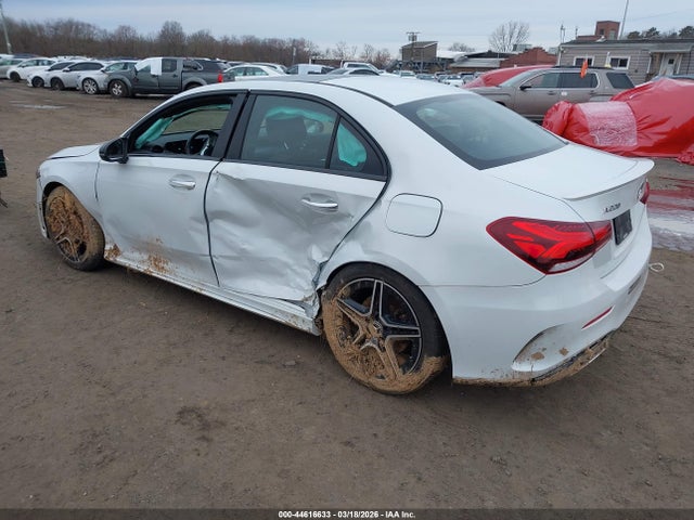 2019 MERCEDES-BENZ A 220 WDD3G4FB1KW022782 Photo 2