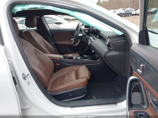 2019 MERCEDES-BENZ A 220 WDD3G4FB1KW022782 Photo 4