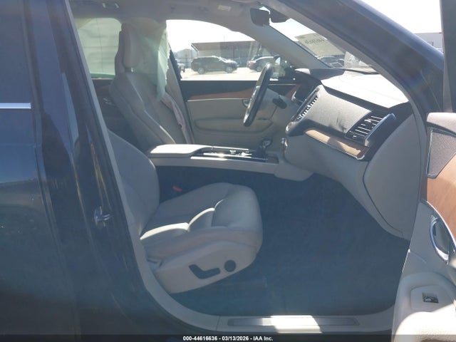 2021 VOLVO XC90 YV4A221K4M1705584 Photo 4