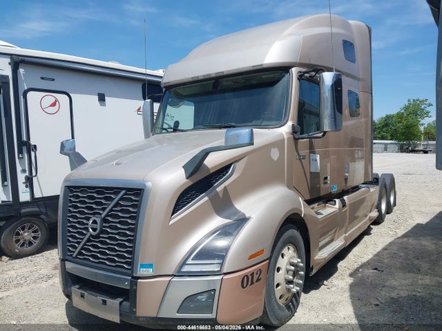 44616683 :رقم المزاد ، 4V4NC9EH9LN240515 vin ، 2020 Volvo Vnl مزاد بيع