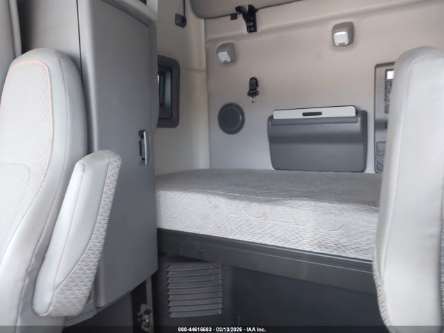 44616683 :رقم المزاد ، 4V4NC9EH9LN240515 vin ، 2020 Volvo Vnl مزاد بيع