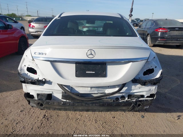W1KWF8DB1MR645590 Mercedes-Benz C 300 Sedan