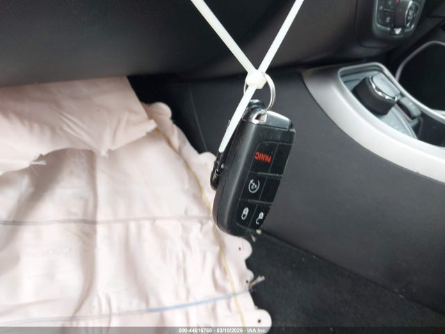 44616768 :رقم المزاد ، 3C4NJDBB2HT692320 vin ، 2017 Jeep New Compass Latitude 4x4 مزاد بيع