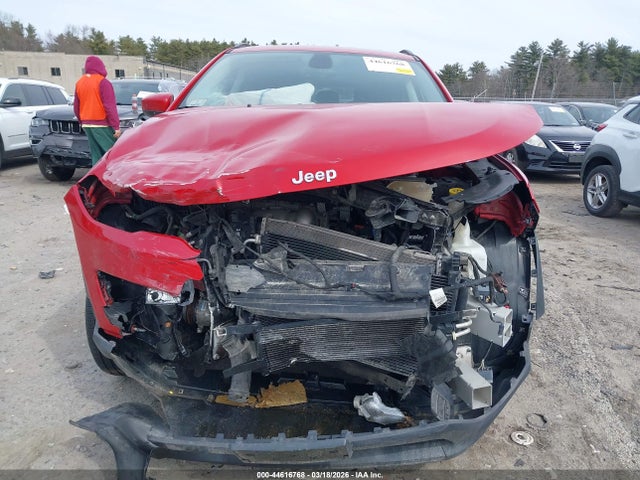 44616768 :رقم المزاد ، 3C4NJDBB2HT692320 vin ، 2017 Jeep New Compass Latitude 4x4 مزاد بيع