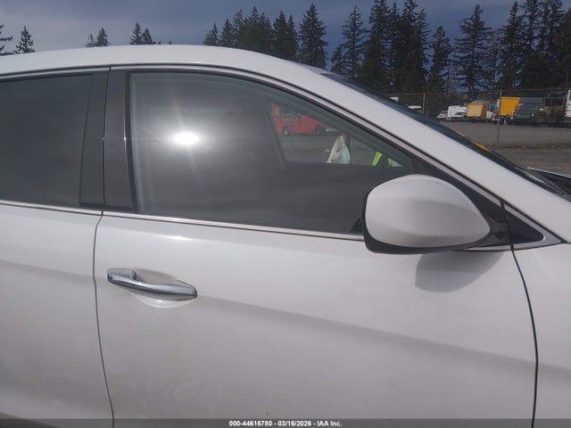 5XYZTDLB7HG391916 Hyundai Santa Fe Sport 2.4l
