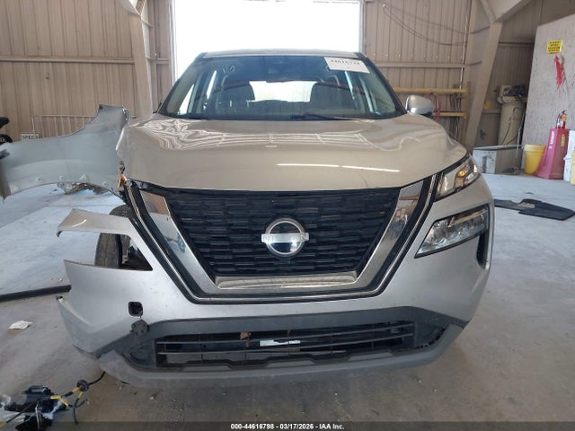 44616798 :رقم المزاد ، 5N1BT3BA9NC676844 vin ، 2022 Nissan Rogue Sv Fwd مزاد بيع