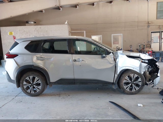 44616798 :رقم المزاد ، 5N1BT3BA9NC676844 vin ، 2022 Nissan Rogue Sv Fwd مزاد بيع