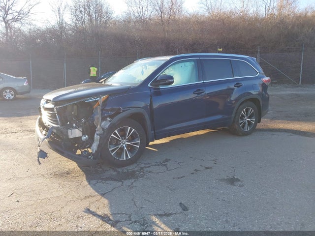 Toyota Highlander Xle V6 2016 5TDJKRFH8GS271850 Image 2