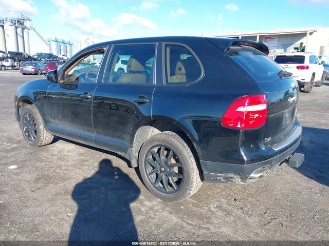 2010 PORSCHE CAYENNE WP1AB2AP0ALA50031 Photo 2