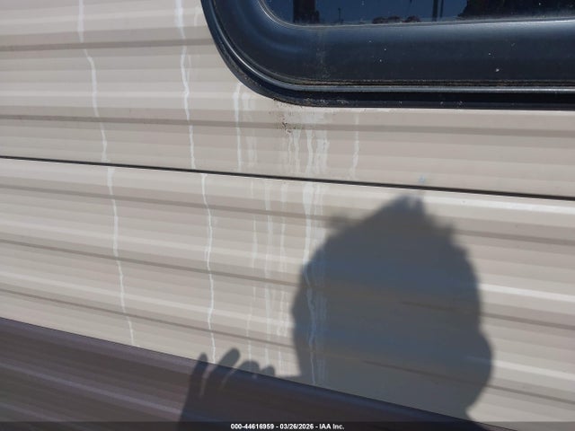 44616959 :رقم المزاد ، 4X4TCKE27JK044393 vin ، 2018 Forest River Grey Wolf مزاد بيع