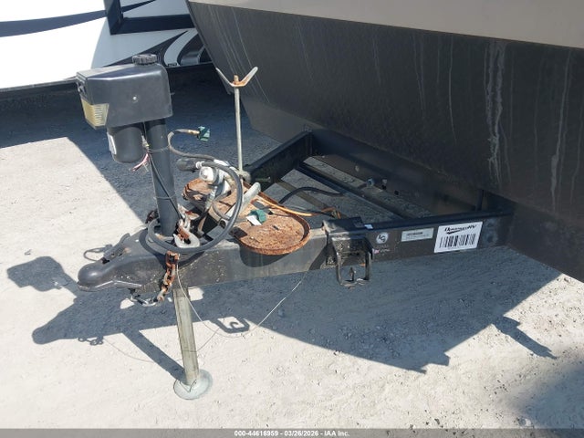 44616959 :رقم المزاد ، 4X4TCKE27JK044393 vin ، 2018 Forest River Grey Wolf مزاد بيع