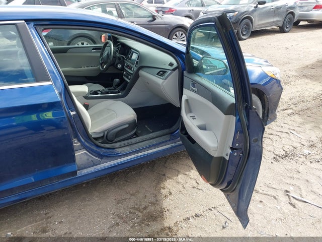 2019 HYUNDAI SONATA 5NPE24AF3KH760553 Photo 4