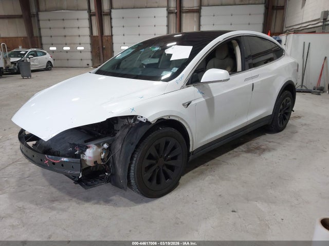 Продаж на аукціоні авто 2017 Tesla Model X 100d/75d/90d, vin: 5YJXCBE23HF052232, номер лоту: 44617006