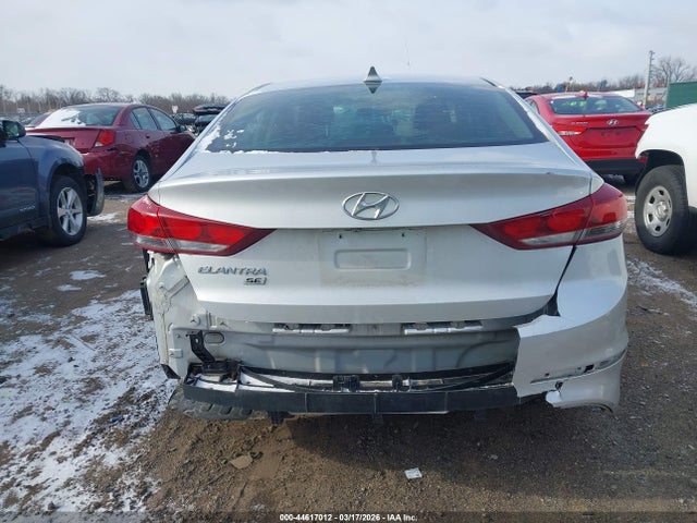 Продажа на аукционе авто 2018 Hyundai Elantra Se, vin: 5NPD74LF8JH395697, номер лота: 44617012