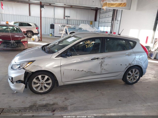 44617151 :رقم المزاد ، KMHCU5AE5CU042973 vin ، 2012 Hyundai Accent Se مزاد بيع