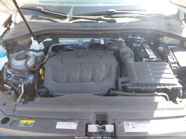 3VV3B7AX4KM199499 Volkswagen Tiguan 2.0t Se/2.0t Sel/2.0t Sel R-line/2.0t Sel R-line Black
