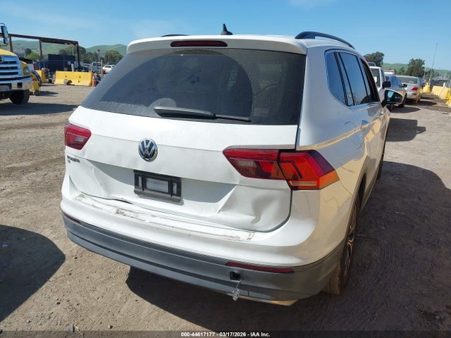 3VV3B7AX4KM199499 Volkswagen Tiguan 2.0t Se/2.0t Sel/2.0t Sel R-line/2.0t Sel R-line Black