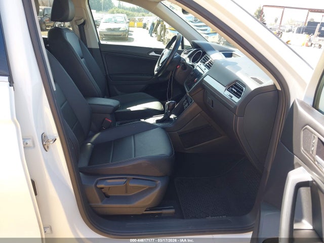 3VV3B7AX4KM199499 Volkswagen Tiguan 2.0t Se/2.0t Sel/2.0t Sel R-line/2.0t Sel R-line Black