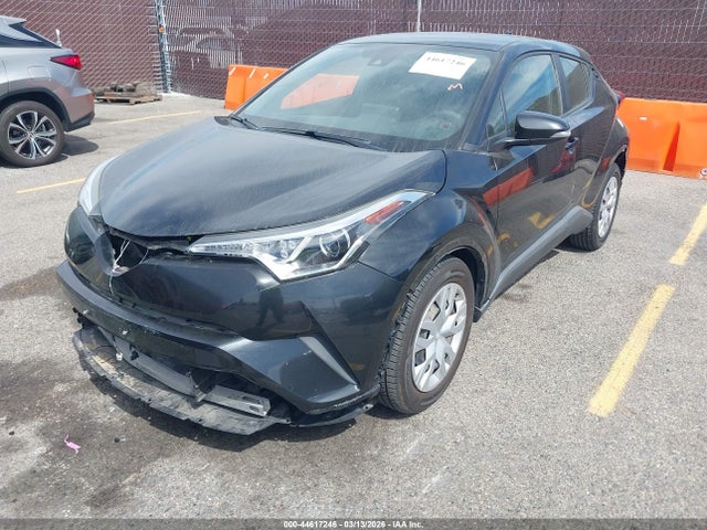 JTNKHMBX8K1050429 Toyota C-HR LE