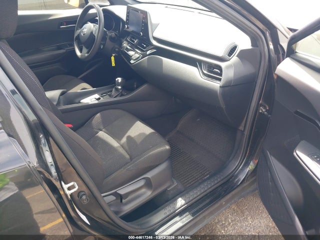 JTNKHMBX8K1050429 Toyota C-HR LE