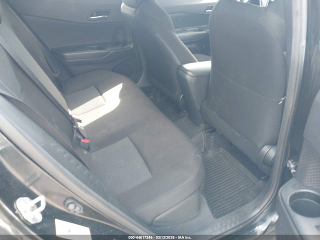 JTNKHMBX8K1050429 Toyota C-HR LE