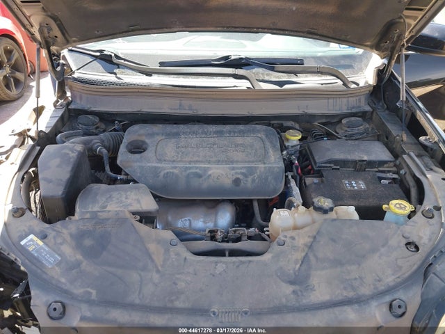 2019 Jeep Cherokee Latitude Fwd მანქანა იყიდება აუქციონზე, vin: 1C4PJLCB7KD242659, აუქციონის ნომერი: 44617278