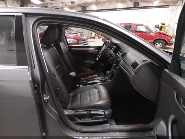 Продаж на аукціоні авто 2015 Volkswagen Passat 1.8t Limited Edition, vin: 1VWAT7A39FC114161, номер лоту: 44617296