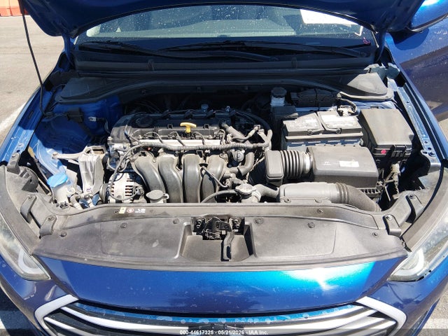 5NPD84LF9HH043669 Hyundai ELANTRA SE