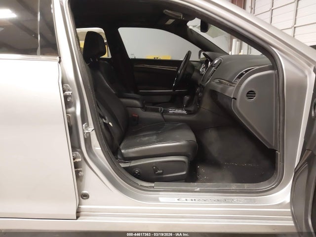 2011 CHRYSLER 300 2C3CA5CGXBH522606 Photo 4