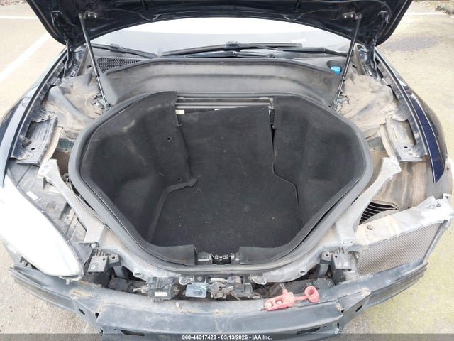 2014 Tesla Model S მანქანა იყიდება აუქციონზე, vin: 5YJSA1S18EFP60767, აუქციონის ნომერი: 44617429