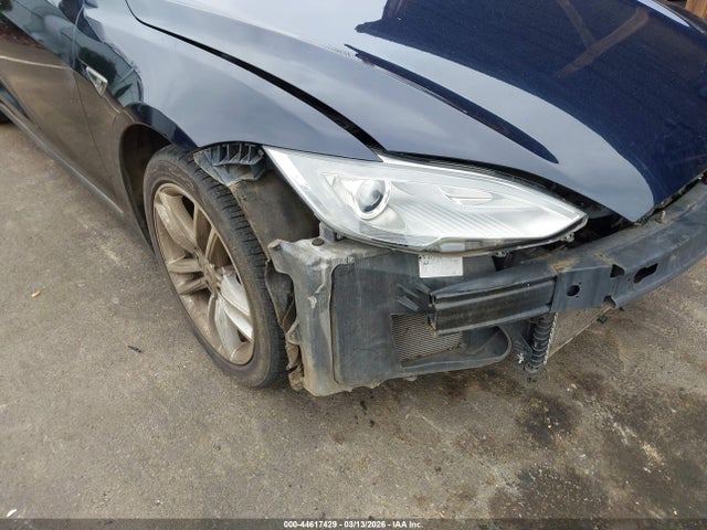 2014 Tesla Model S მანქანა იყიდება აუქციონზე, vin: 5YJSA1S18EFP60767, აუქციონის ნომერი: 44617429
