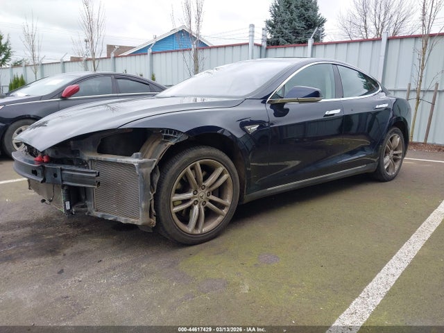 2014 Tesla Model S მანქანა იყიდება აუქციონზე, vin: 5YJSA1S18EFP60767, აუქციონის ნომერი: 44617429