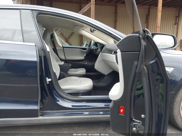 2014 Tesla Model S მანქანა იყიდება აუქციონზე, vin: 5YJSA1S18EFP60767, აუქციონის ნომერი: 44617429