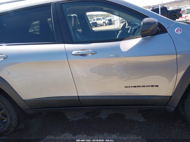 2015 Jeep Cherokee Trailhawk მანქანა იყიდება აუქციონზე, vin: 1C4PJMBS1FW593861, აუქციონის ნომერი: 44617552