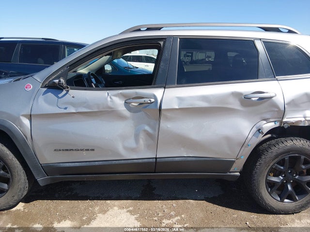 2015 Jeep Cherokee Trailhawk მანქანა იყიდება აუქციონზე, vin: 1C4PJMBS1FW593861, აუქციონის ნომერი: 44617552