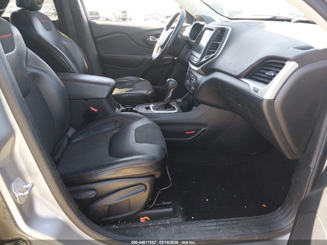 2015 Jeep Cherokee Trailhawk მანქანა იყიდება აუქციონზე, vin: 1C4PJMBS1FW593861, აუქციონის ნომერი: 44617552