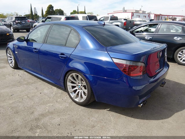2007 BMW M5 WBSNB93587CX07733 Photo 2