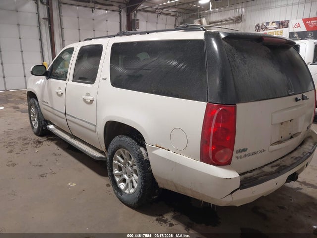 2011 GMC YUKON XL 1500 1GKS2KE32BR198875 Photo 2